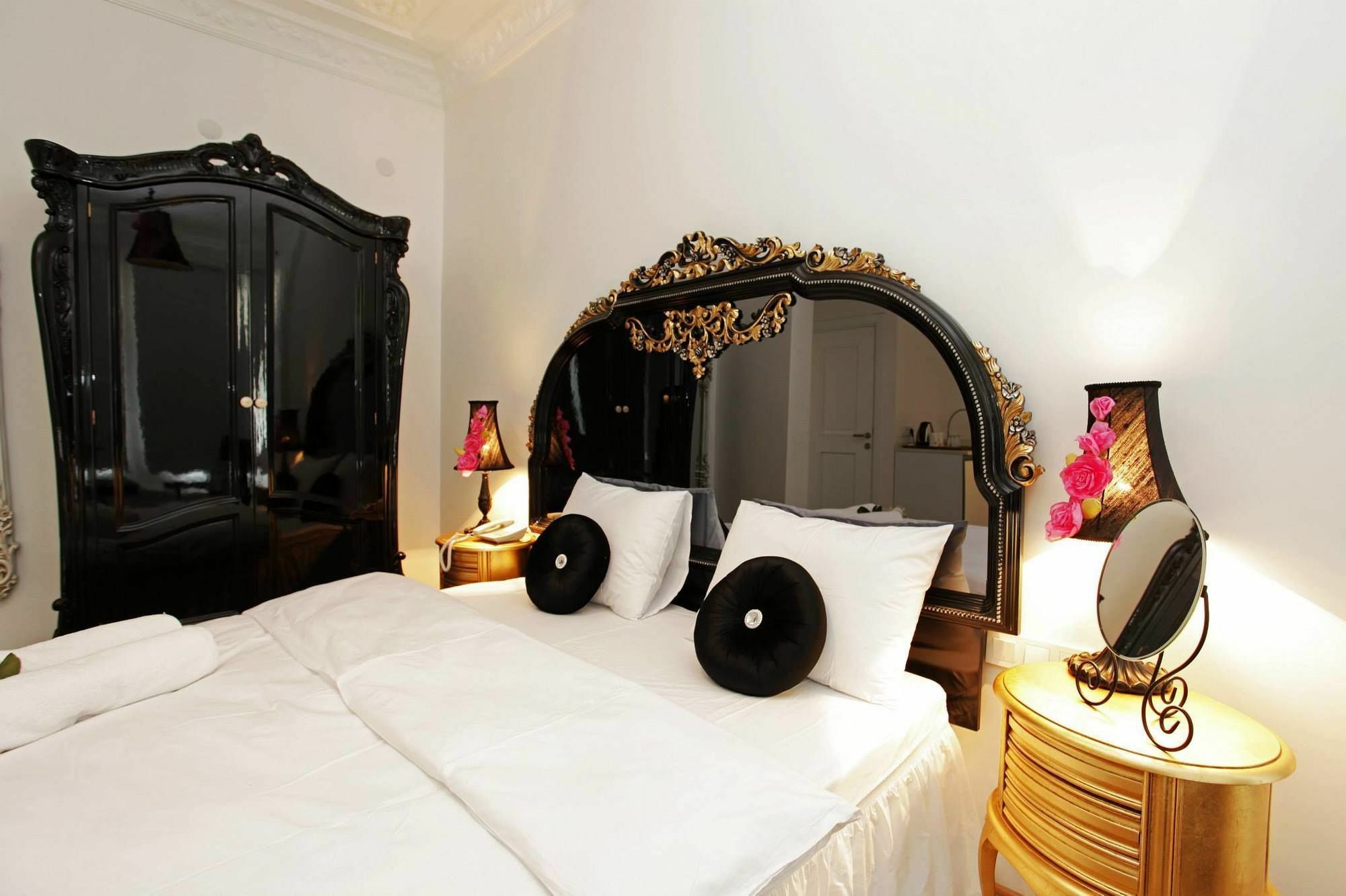 The White Swan Suites Beyoglu Стамбул Екстер'єр фото